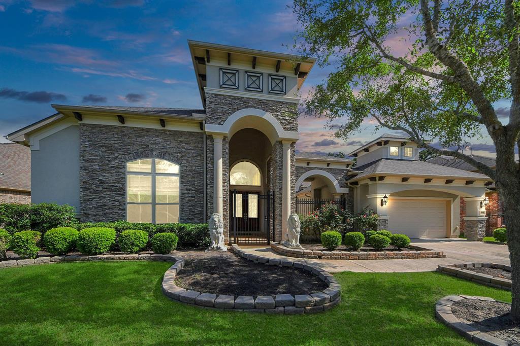 2948 S Cotswold Manor Drive, Kingwood, Texas image 1