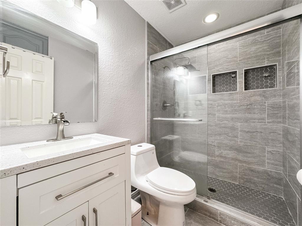 4234 Chisholm Trail, Santa Fe, Texas image 13