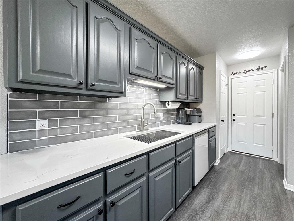 4234 Chisholm Trail, Santa Fe, Texas image 16