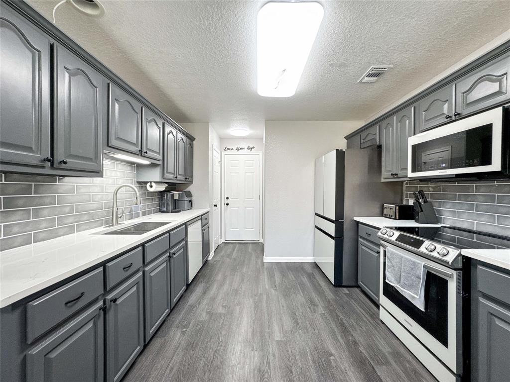 4234 Chisholm Trail, Santa Fe, Texas image 14