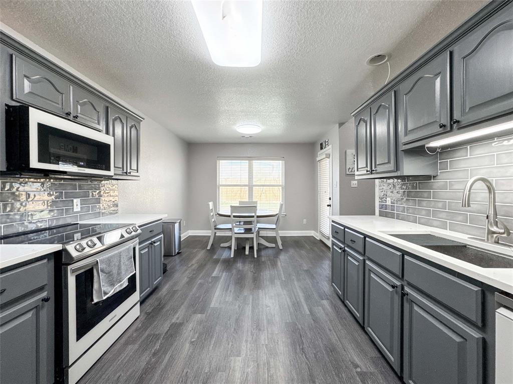 4234 Chisholm Trail, Santa Fe, Texas image 17