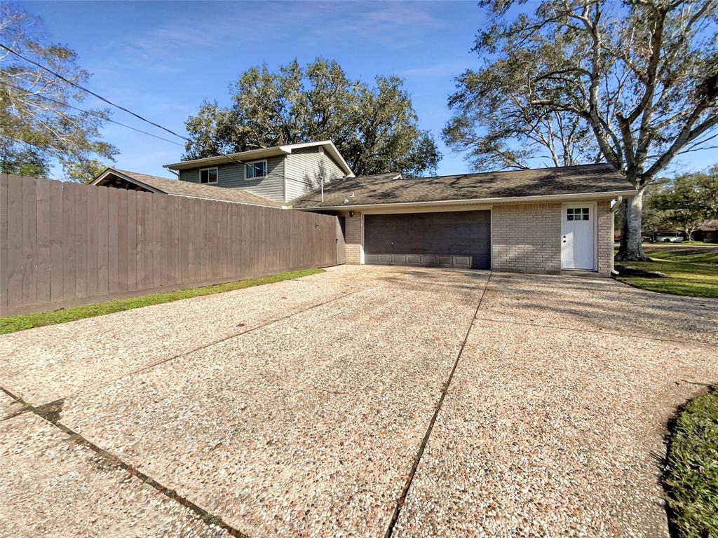 2122 Avenue K, Danbury, Texas image 20