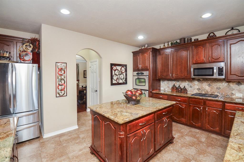25419 Richton Falls Drive, Richmond, Texas image 12
