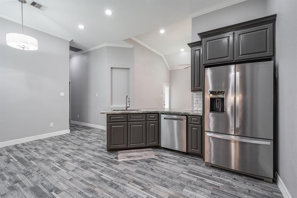 607 Rain Cloud Drive, Baytown, Texas image 15