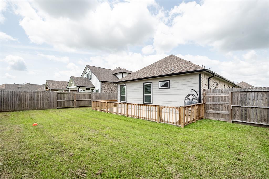 607 Rain Cloud Drive, Baytown, Texas image 34