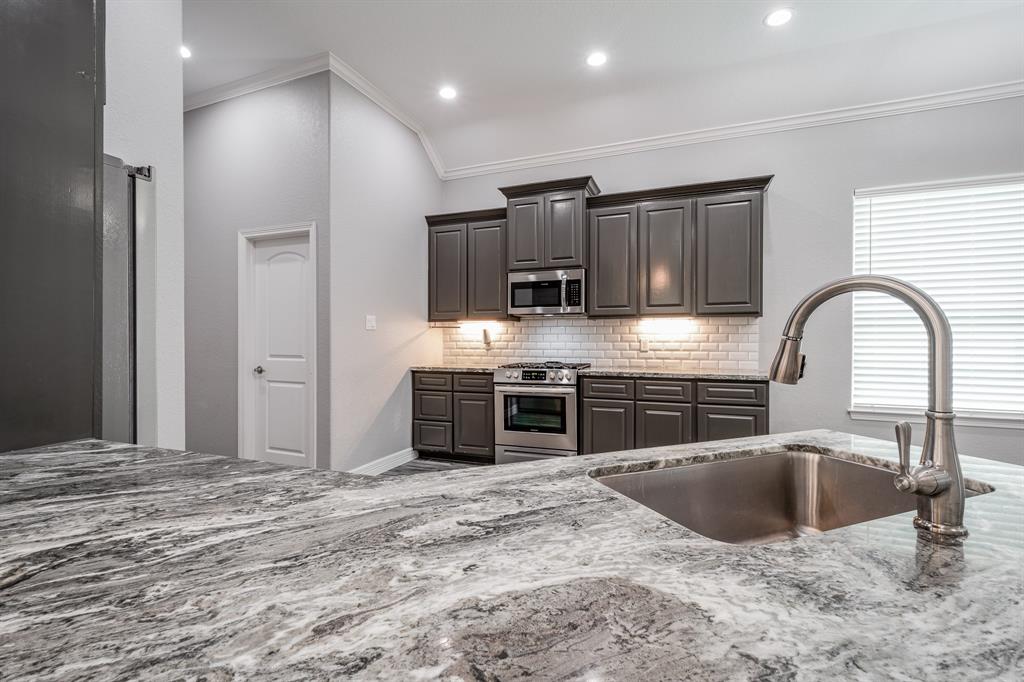 607 Rain Cloud Drive, Baytown, Texas image 16