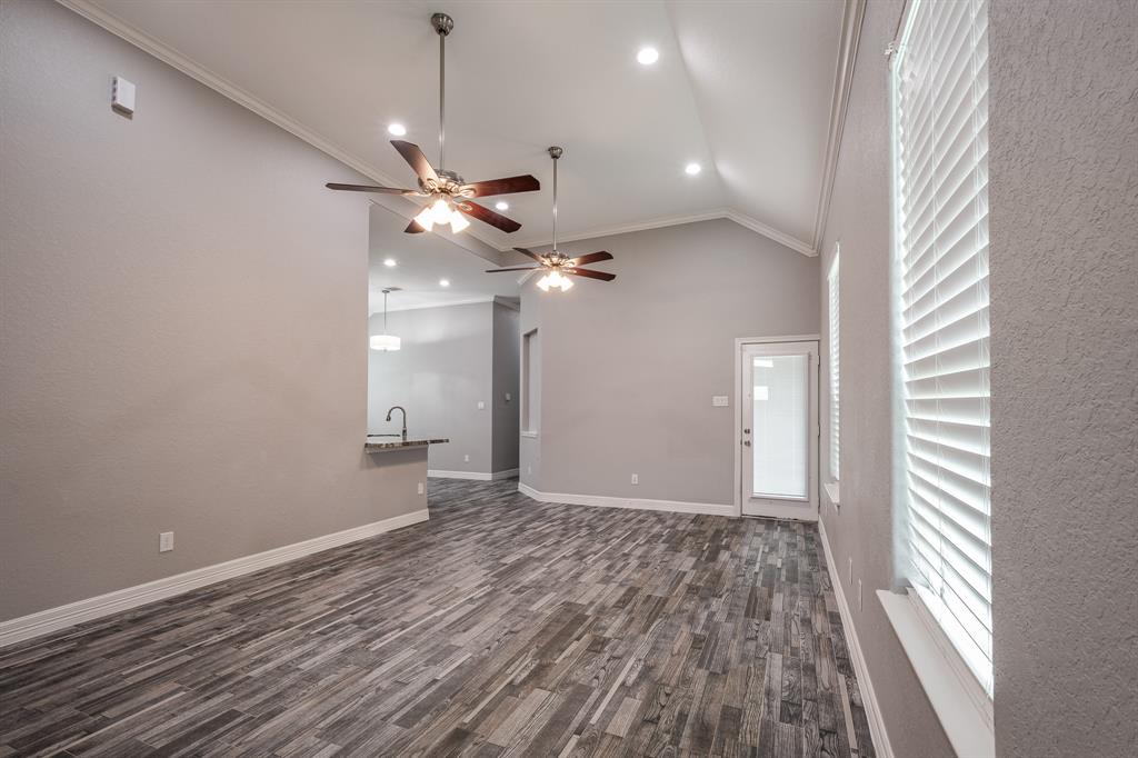 607 Rain Cloud Drive, Baytown, Texas image 8