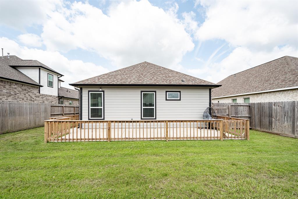 607 Rain Cloud Drive, Baytown, Texas image 33