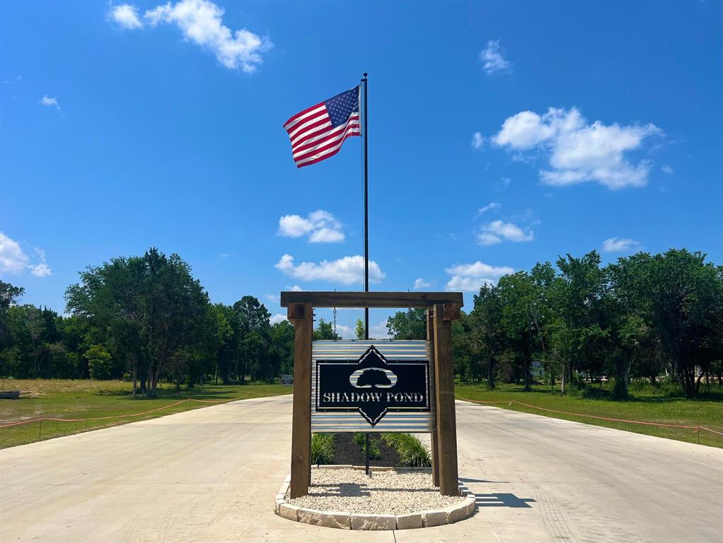 4702 Shadow Pond Ln Ln, Alvin, Texas image 9