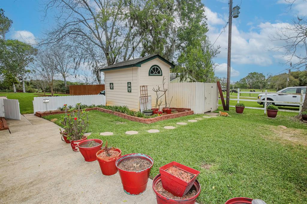 4520 County Road 819c, Brazoria, Texas image 32