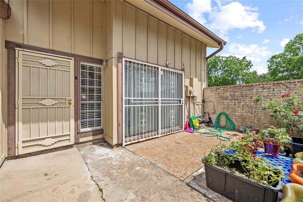 12619 Newbrook Drive, Houston, Texas image 4