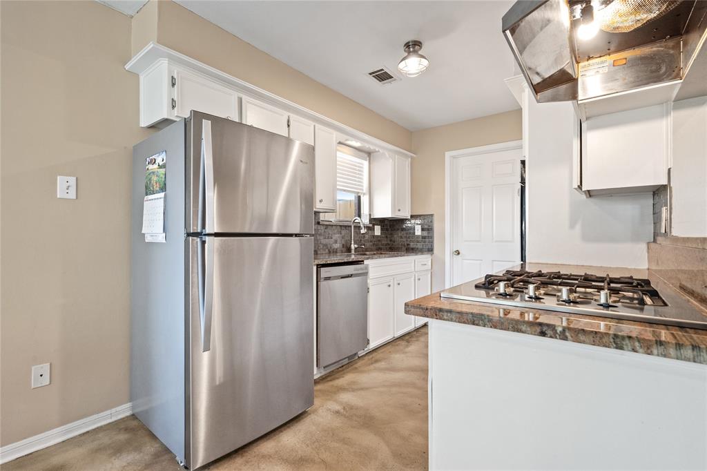 4031 Sherwood Street, Kingwood, Texas image 8