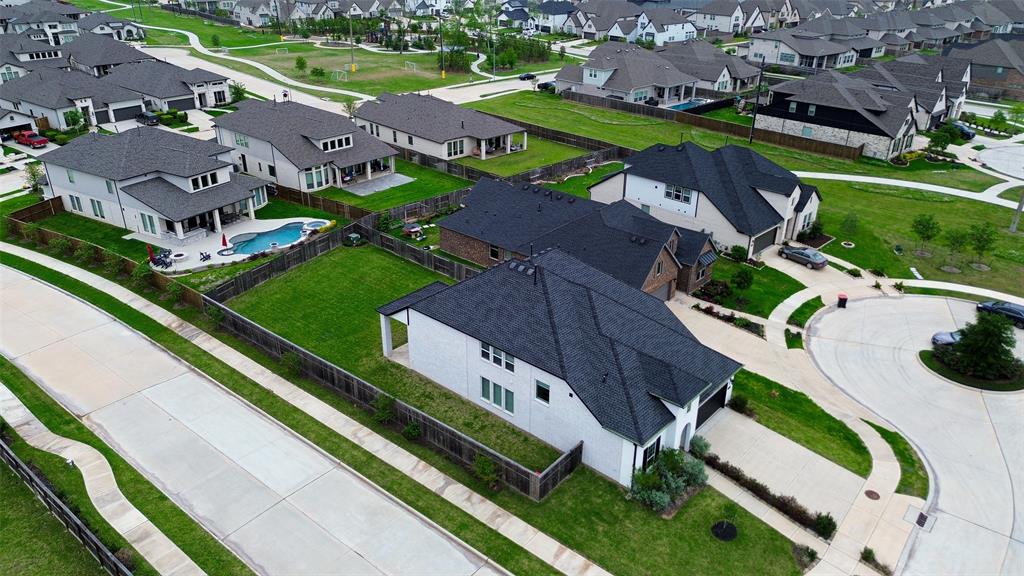 9603 Crescent Mill Drive, Missouri City, Texas image 30