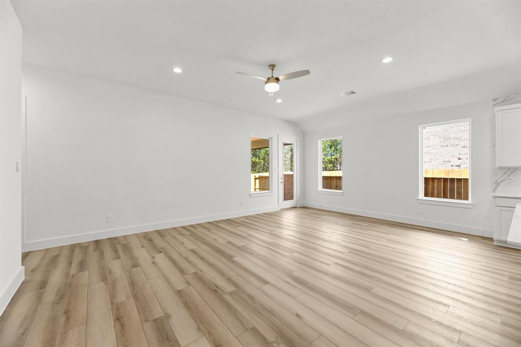 218 Springfield Terrace Court, Conroe, Texas image 7