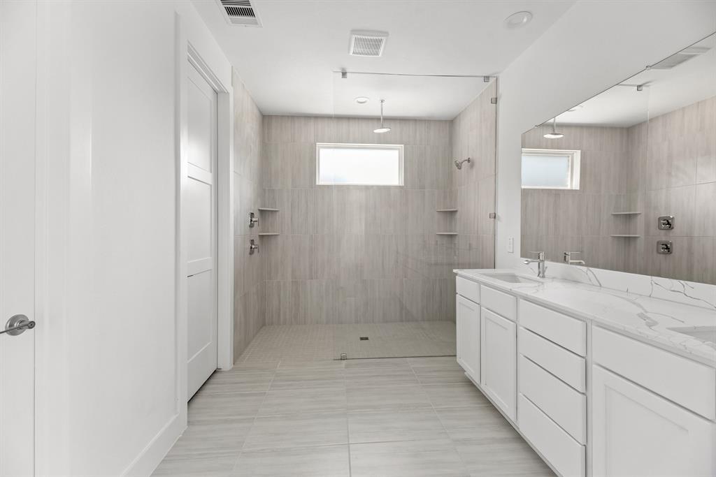 218 Springfield Terrace Court, Conroe, Texas image 11