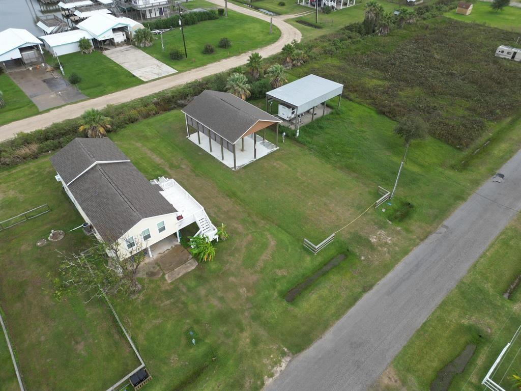 1112 N Monkhouse Drive, Crystal Beach, Texas image 13