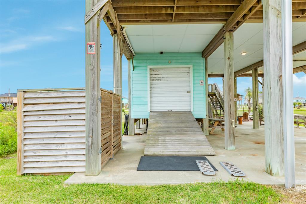 4710 Bayshore Drive, Freeport, Texas image 24