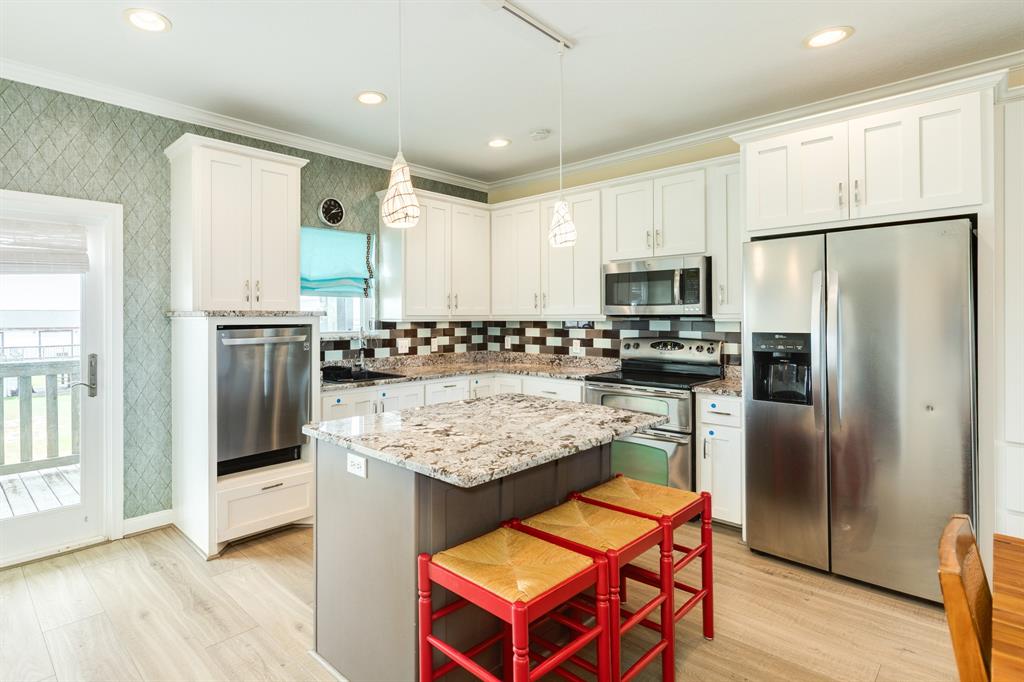 4710 Bayshore Drive, Freeport, Texas image 10