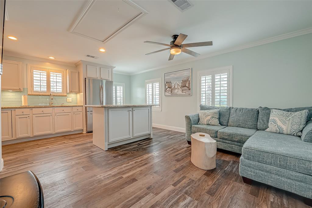 411 Olive Street, Surfside Beach, Texas image 6