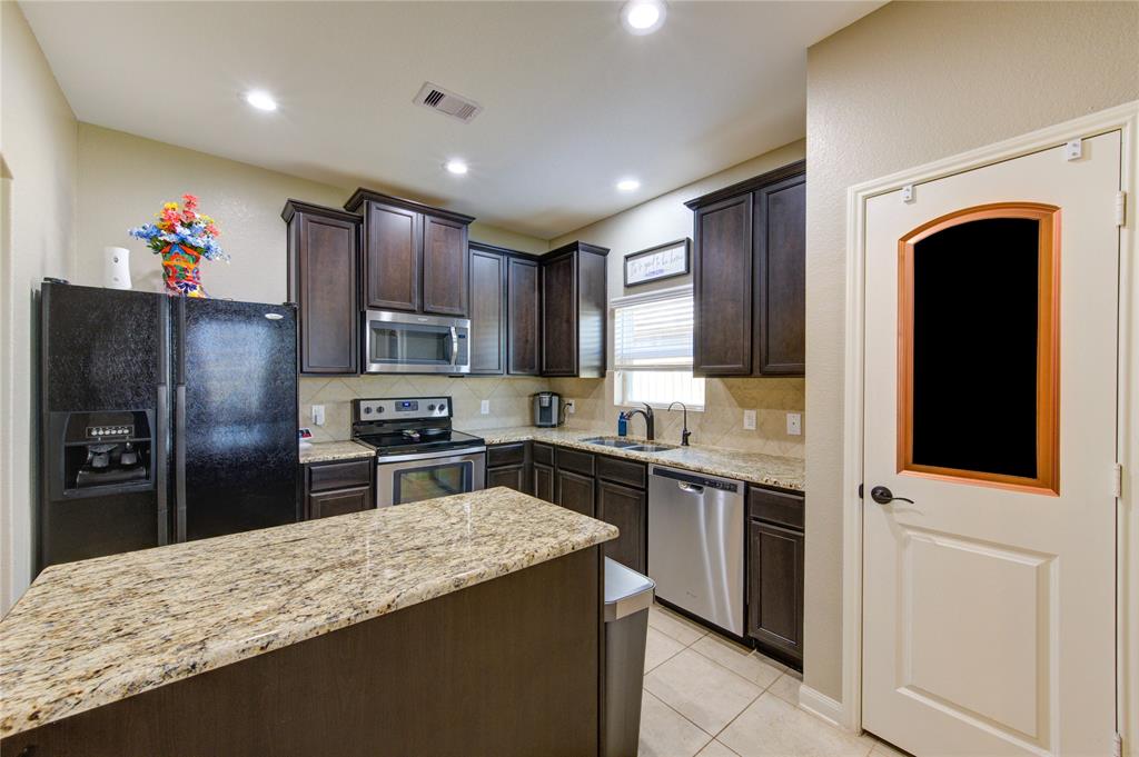21002 Echo Manor Drive, Hockley, Texas image 9