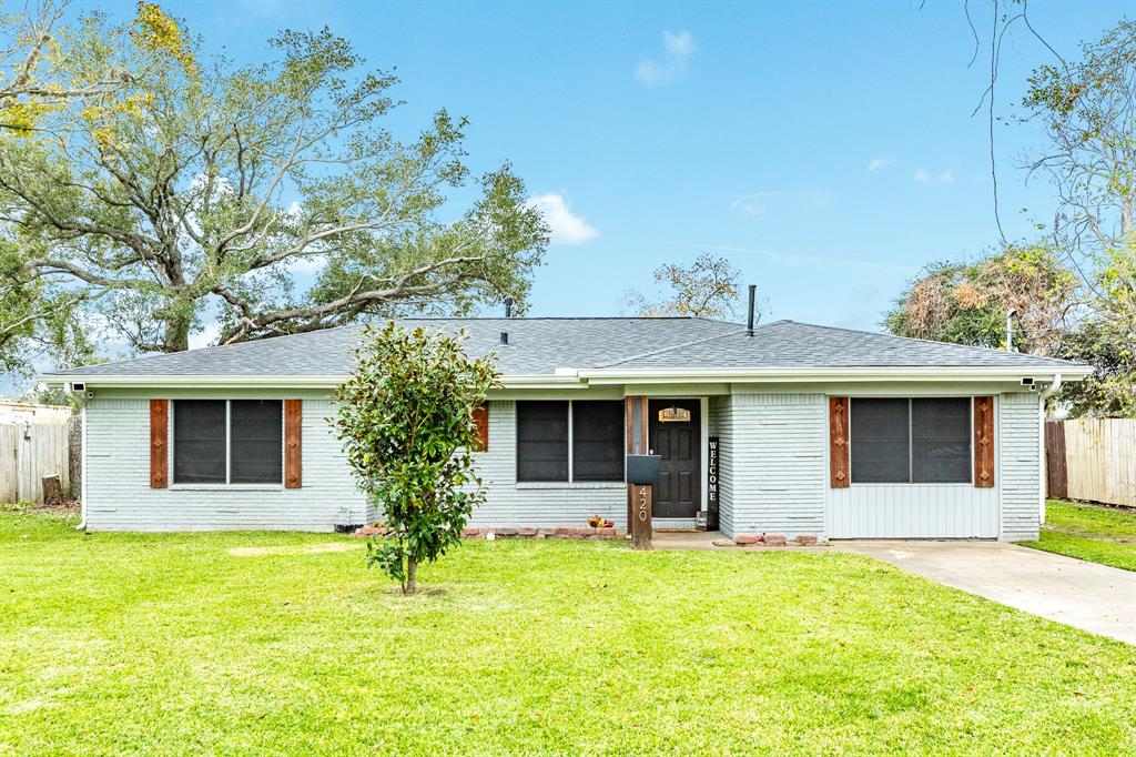 420 Cobb Street, Clute, Texas image 1