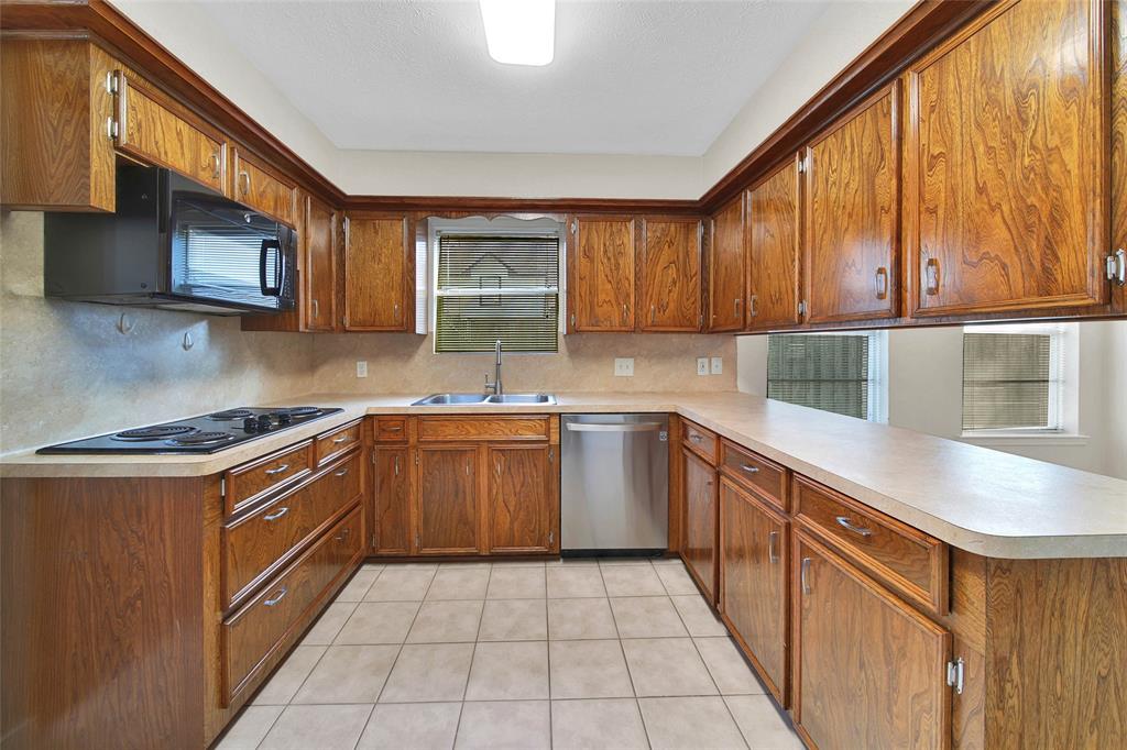 2162 Tree Lane, Kingwood, Texas image 17
