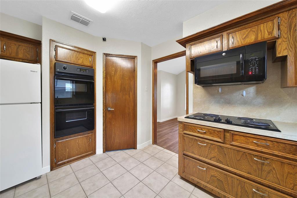 2162 Tree Lane, Kingwood, Texas image 16