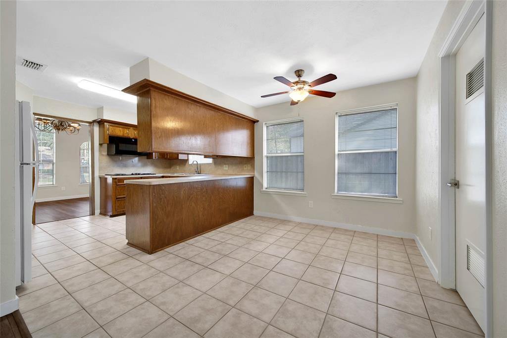 2162 Tree Lane, Kingwood, Texas image 13