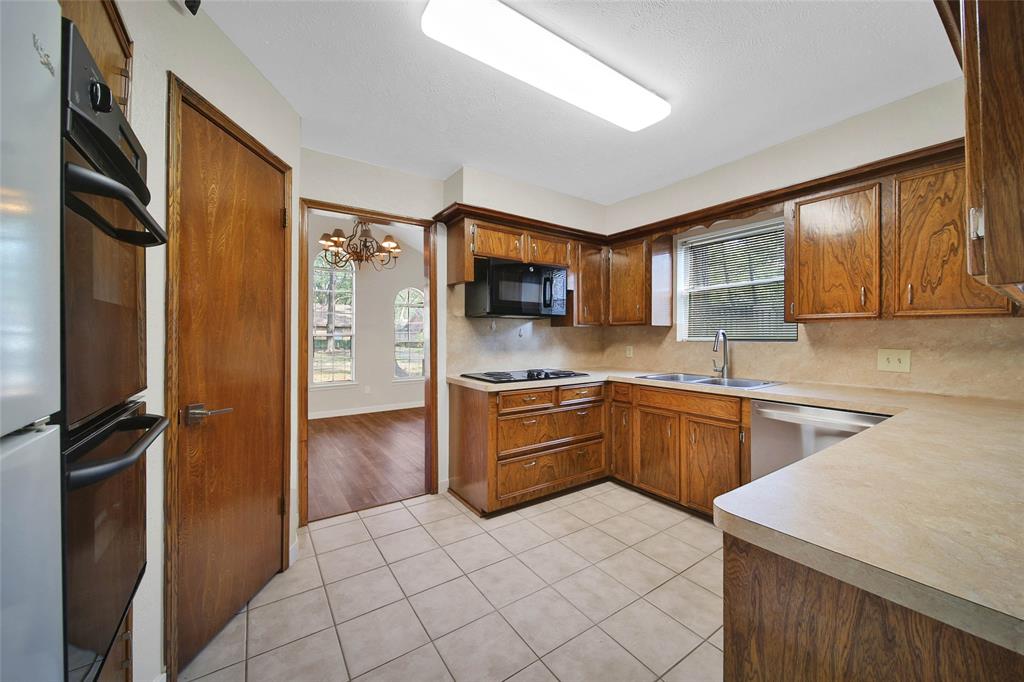 2162 Tree Lane, Kingwood, Texas image 18