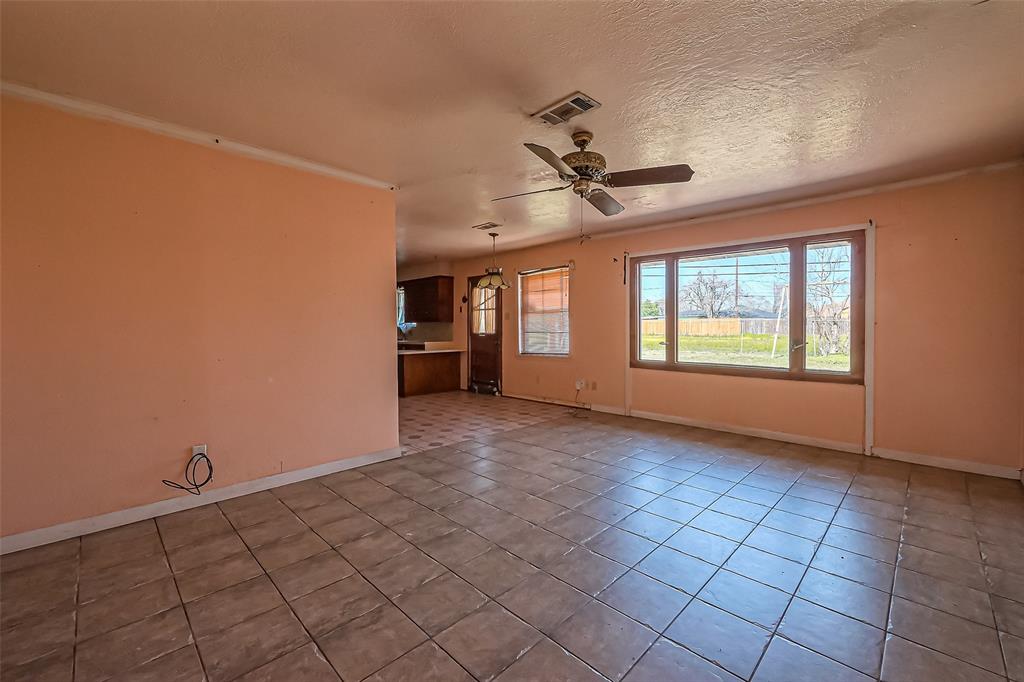 2307 E Martha Lane, Pasadena, Texas image 4