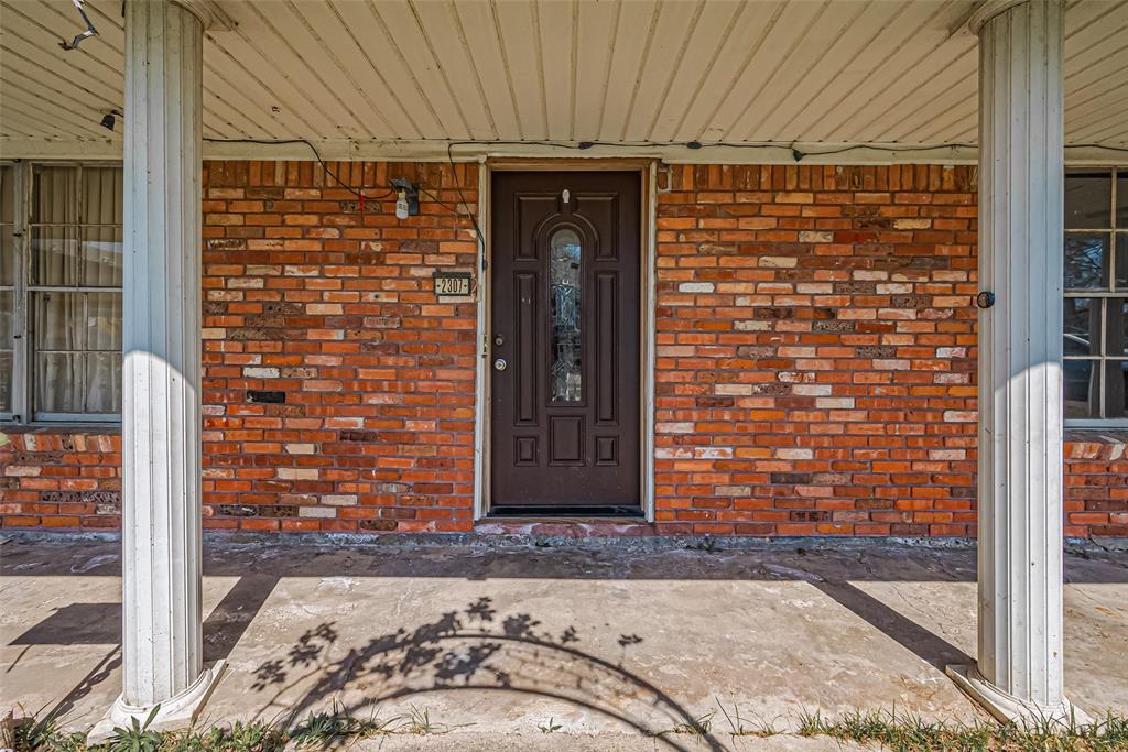 2307 E Martha Lane, Pasadena, Texas image 2