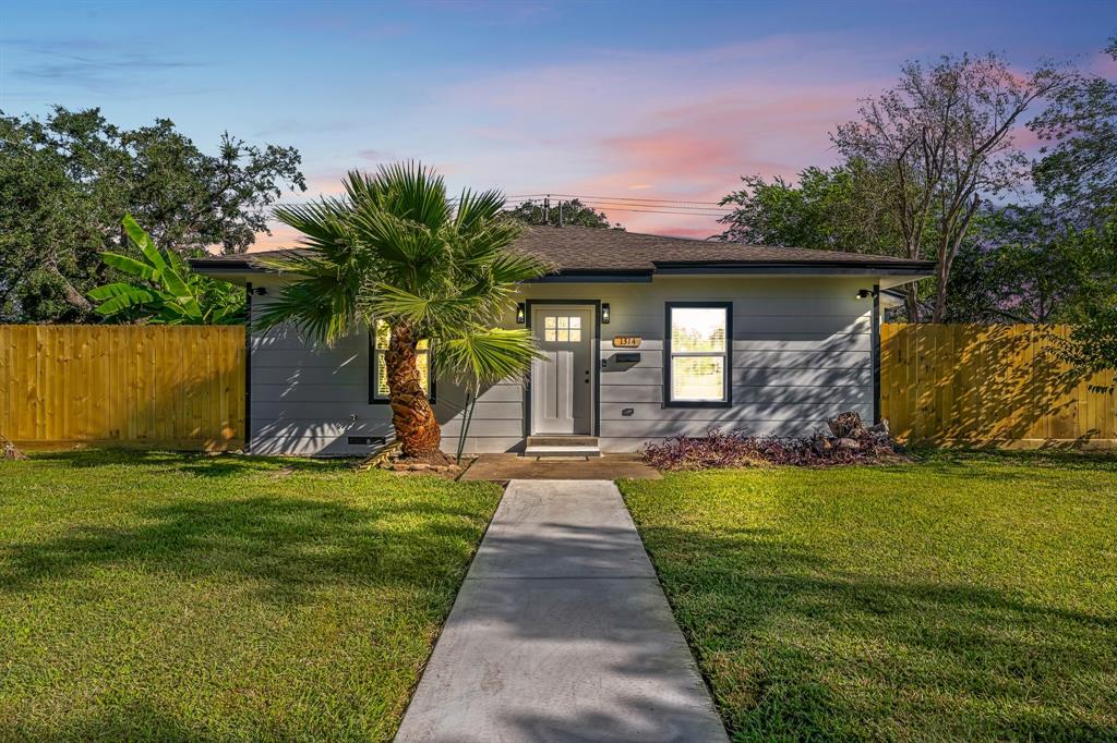 1314 W 4th Street, Freeport, Texas image 2