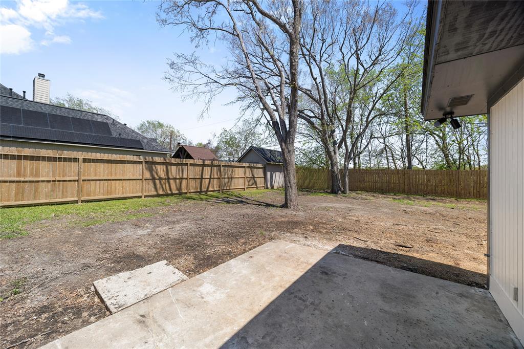 1839 Elmwood Avenue, La Porte, Texas image 31