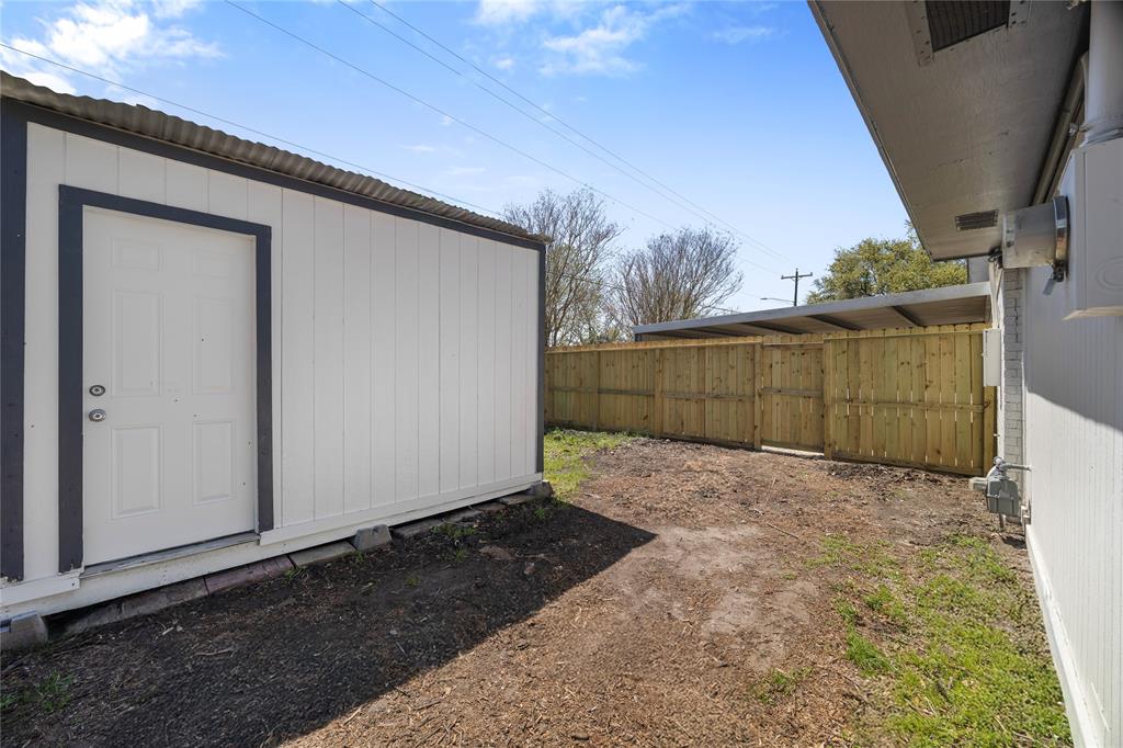 1839 Elmwood Avenue, La Porte, Texas image 37
