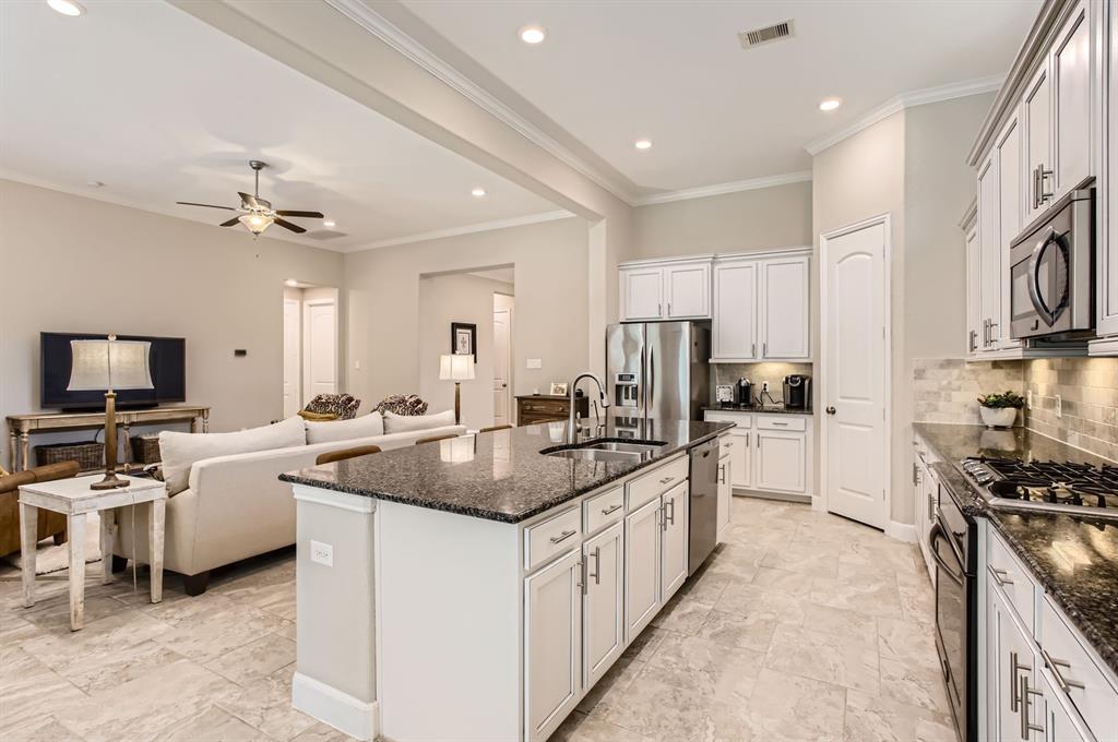 502 Pearl View Lane, Pinehurst, Texas image 10