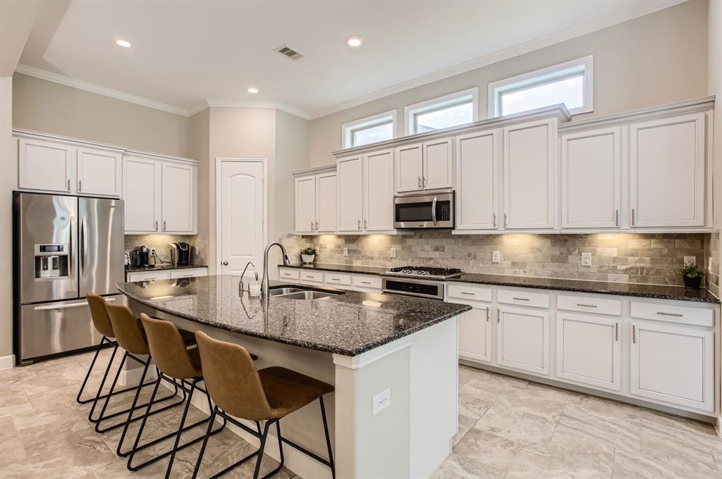 502 Pearl View Lane, Pinehurst, Texas image 11