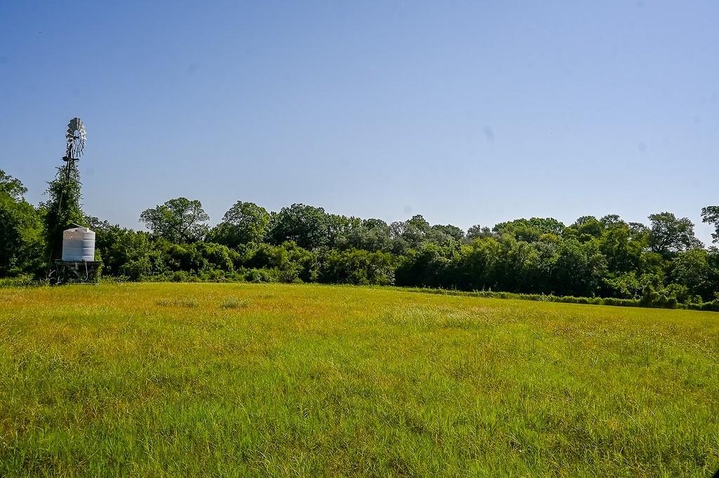 1375 County Road 234a, Hallettsville, Texas image 8