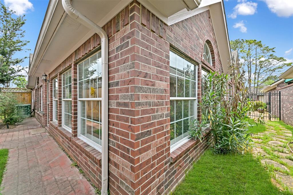 408 Pine Creek Drive, Friendswood, Texas image 21
