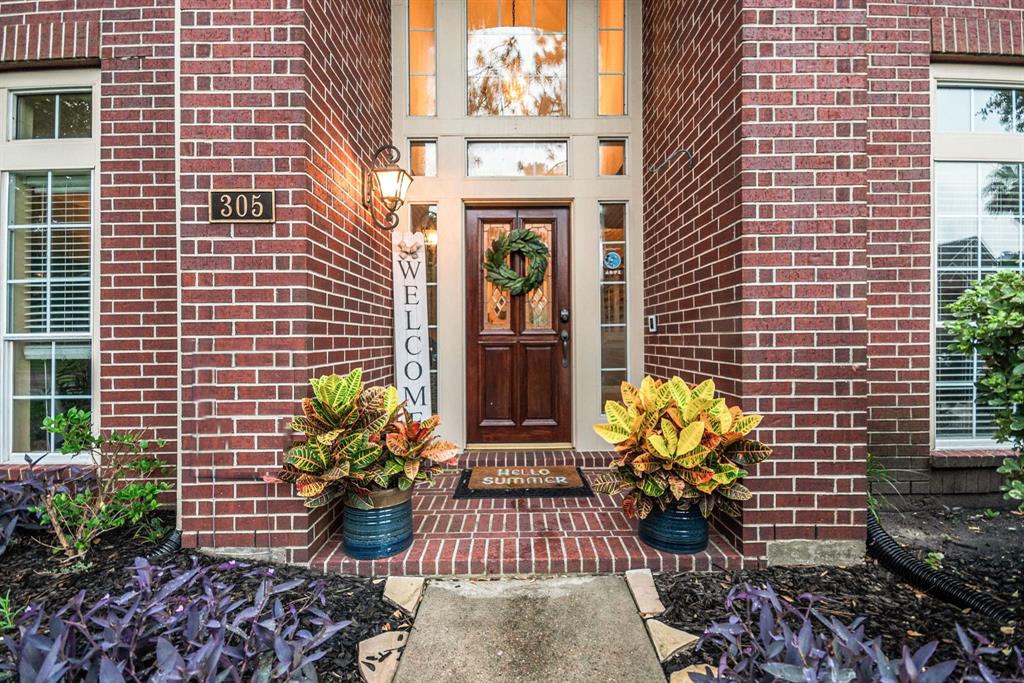 305 Pinnacle Cove Court