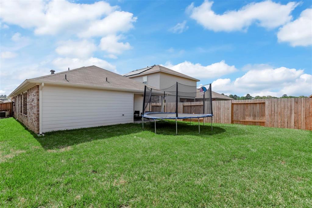 14489 Valley Ridge Drive, New Caney, Texas image 3