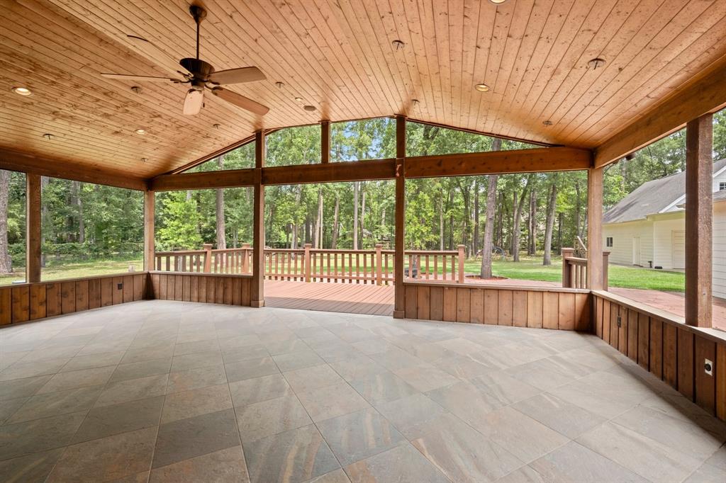 10 Hollow Glen Lane, Tomball, Texas image 19
