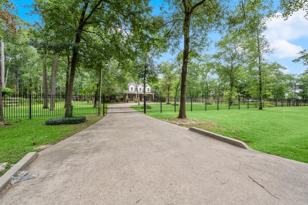 10 Hollow Glen Lane, Tomball, Texas image 25