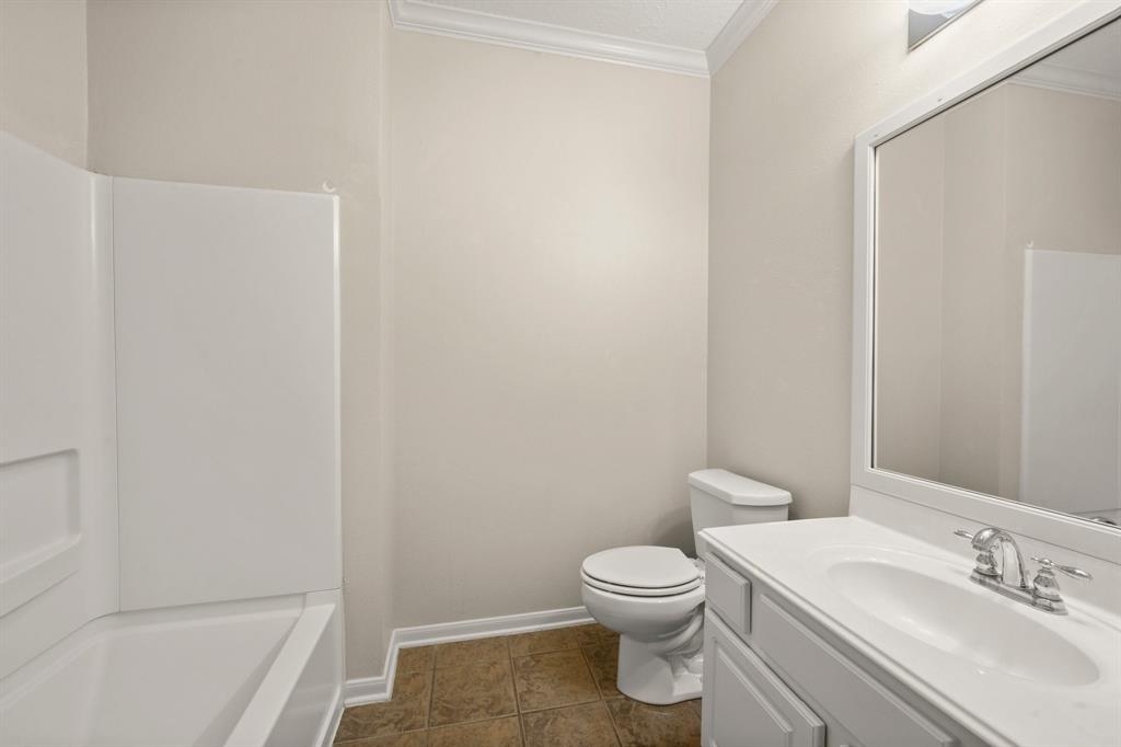 10 Hollow Glen Lane, Tomball, Texas image 29