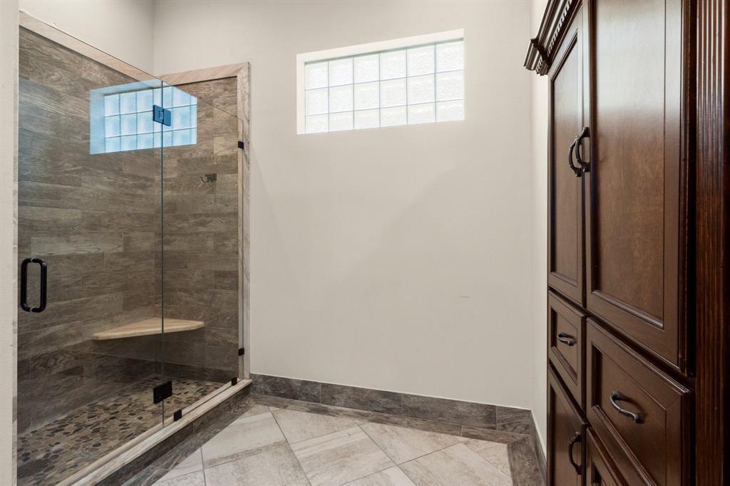 10 Hollow Glen Lane, Tomball, Texas image 34
