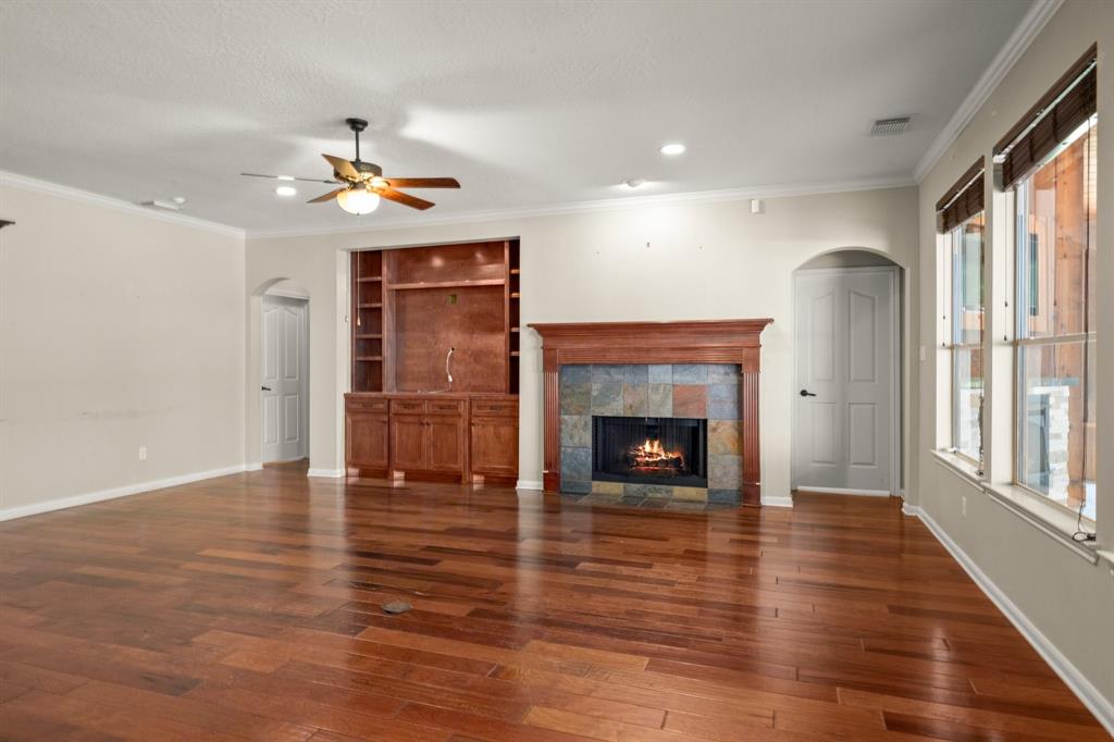 10 Hollow Glen Lane, Tomball, Texas image 8