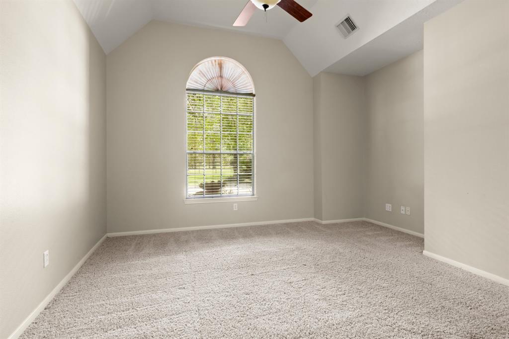 10 Hollow Glen Lane, Tomball, Texas image 30