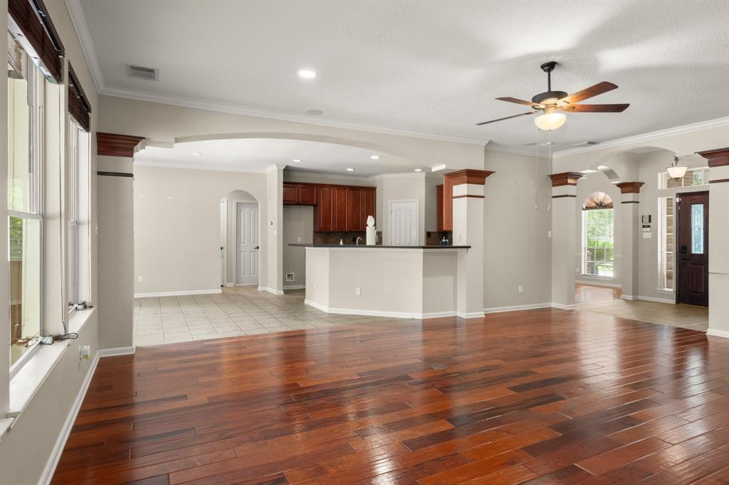 10 Hollow Glen Lane, Tomball, Texas image 9