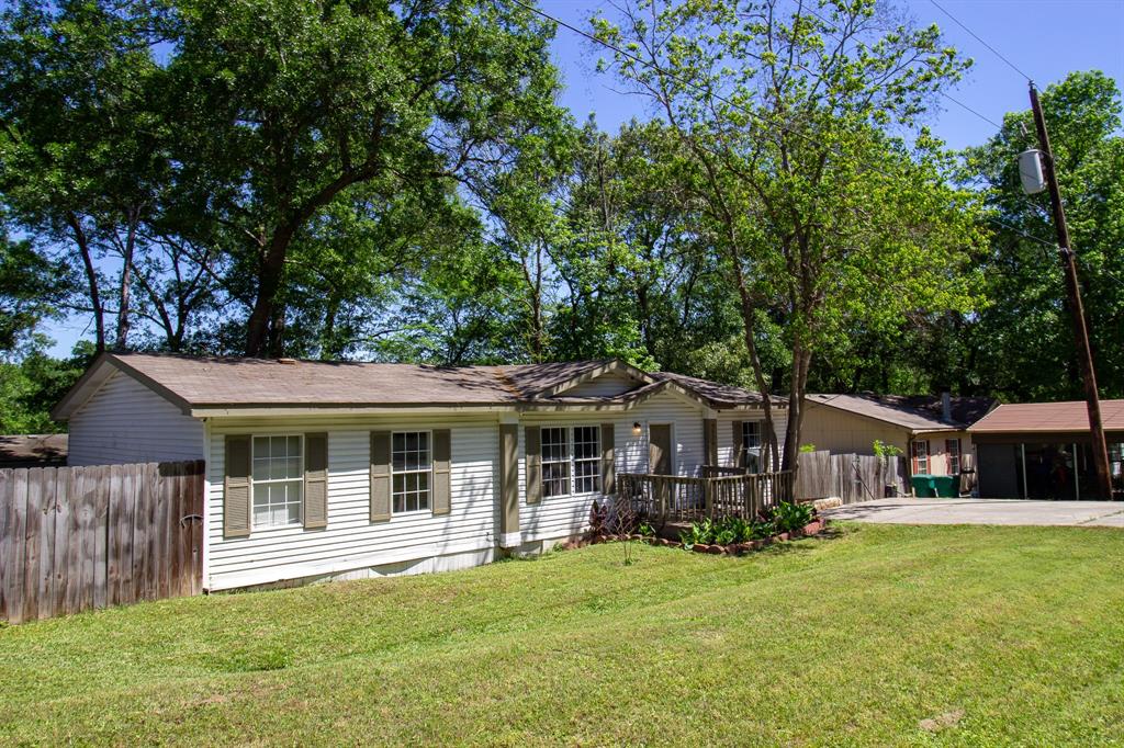 9526 Live Oak Trail, Willis, Texas image 3