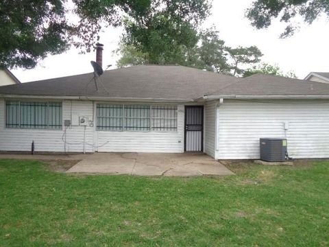 A home in Missouri City