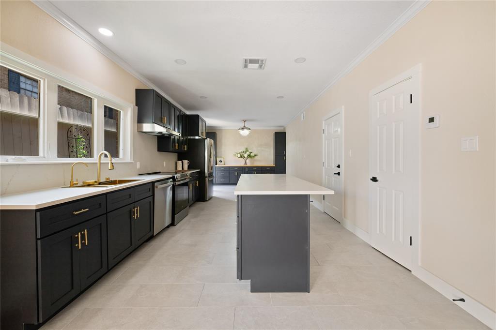 6011 Inwood Drive #B, Houston, Texas image 7